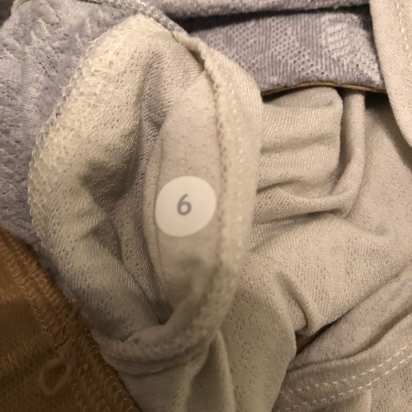 Lululemon cream tank top - Picture 4 of 5